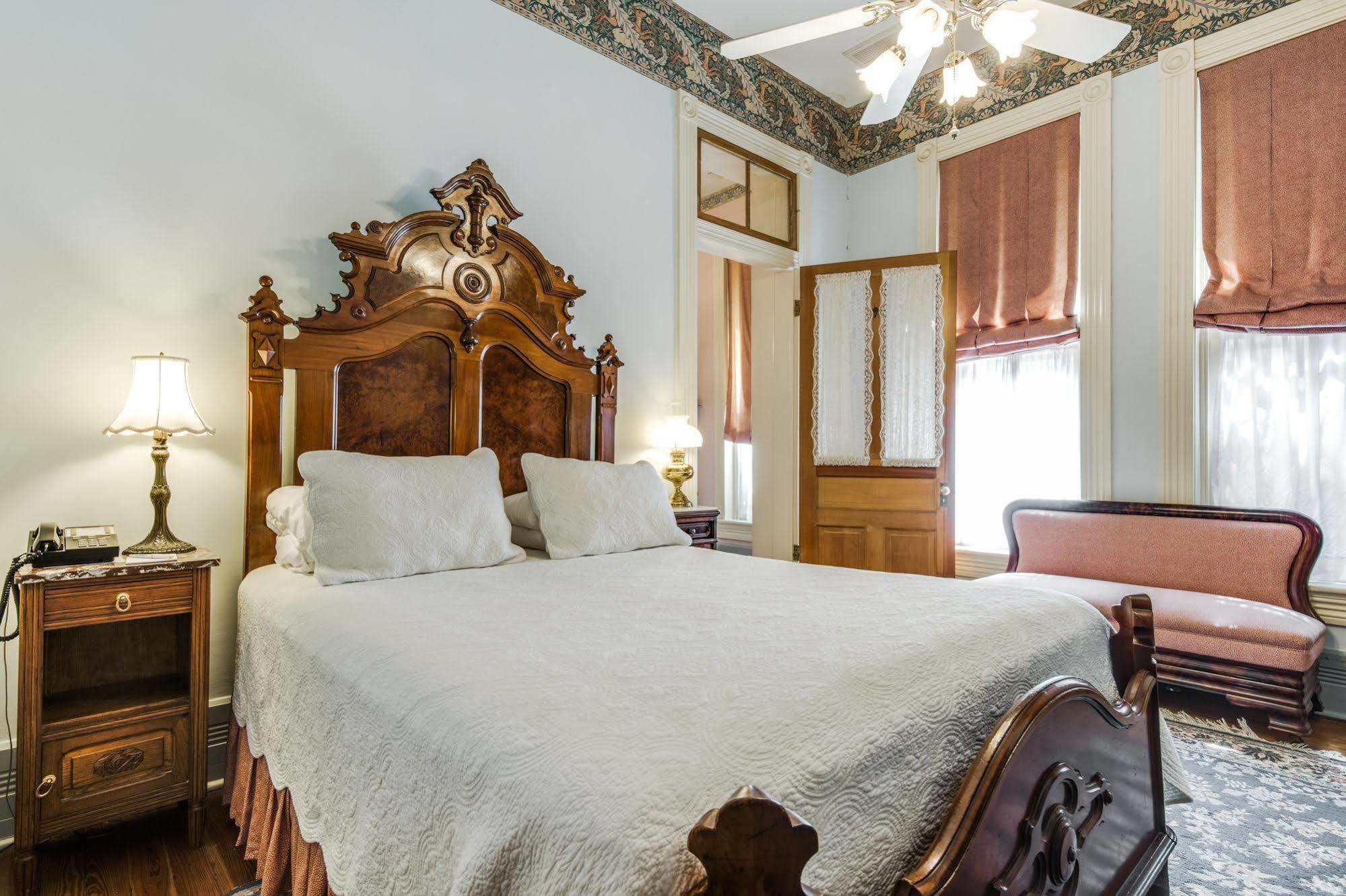Noble Inns Сан-Антонио Экстерьер фото